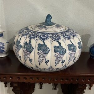 Classic Blue and White Chinoiserie Ceramic Lidded Pumpkin Jar